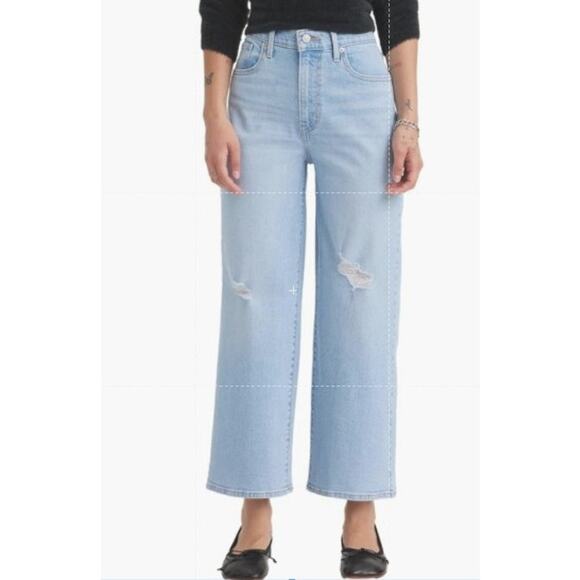 Levi's High Rise Wide Leg Jeans Women's Size 32 x 27 Light Wash Cropped Distress - Picture 1 of 12